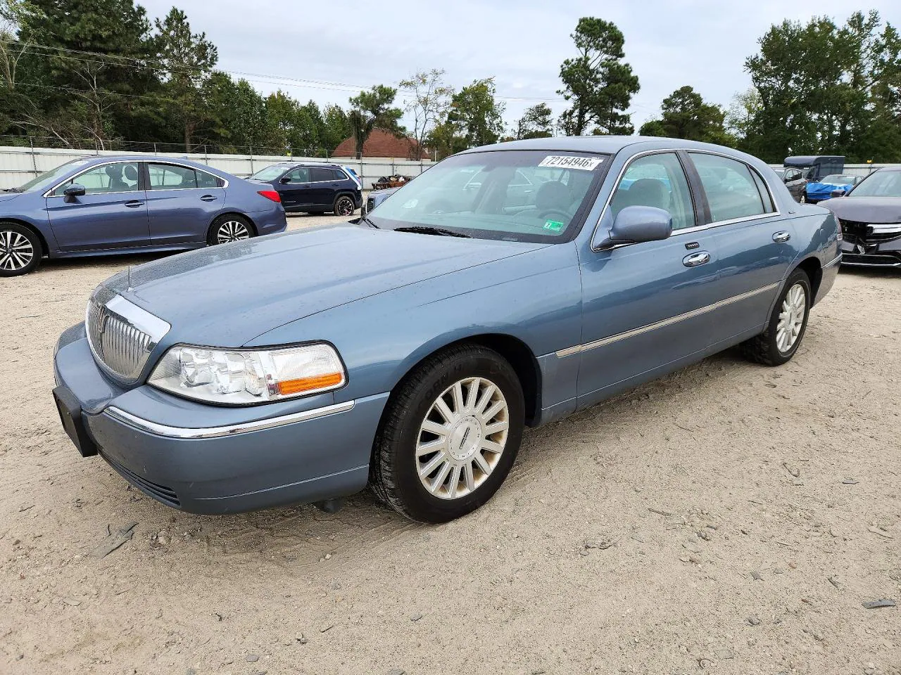 2004 Lincoln Town Car Executive VIN 1LNHM81W14Y682317 фото 1