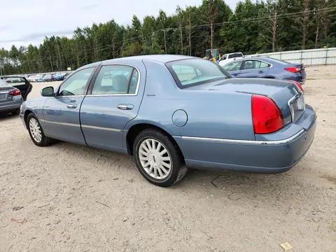 2004 Lincoln Town Car Executive VIN 1LNHM81W14Y682317 фото 2