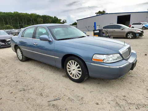 2004 Lincoln Town Car Executive VIN 1LNHM81W14Y682317 фото 4