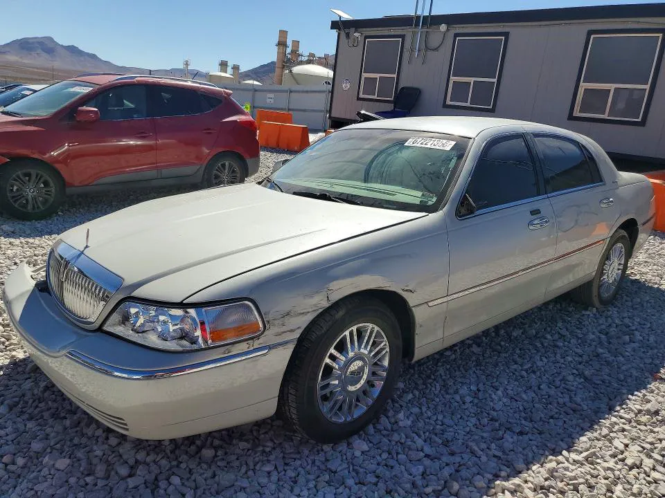2007 LINCOLN TOWN CAR VIN 1LNHM81W37Y611477 фото 1