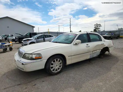1LNHM82V07Y622037 Lincoln Town Car 2007 — повреждение Задняя часть, фото до ремонта