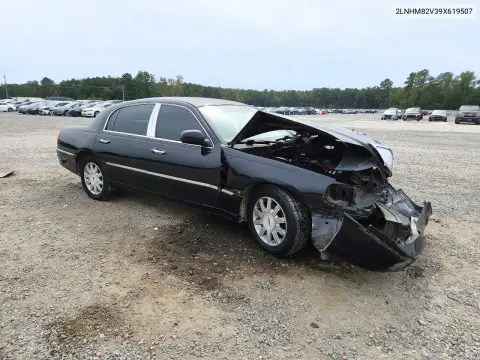2009 Lincoln Town Car Signature Limited VIN 2LNHM82V39X619507 фото 4
