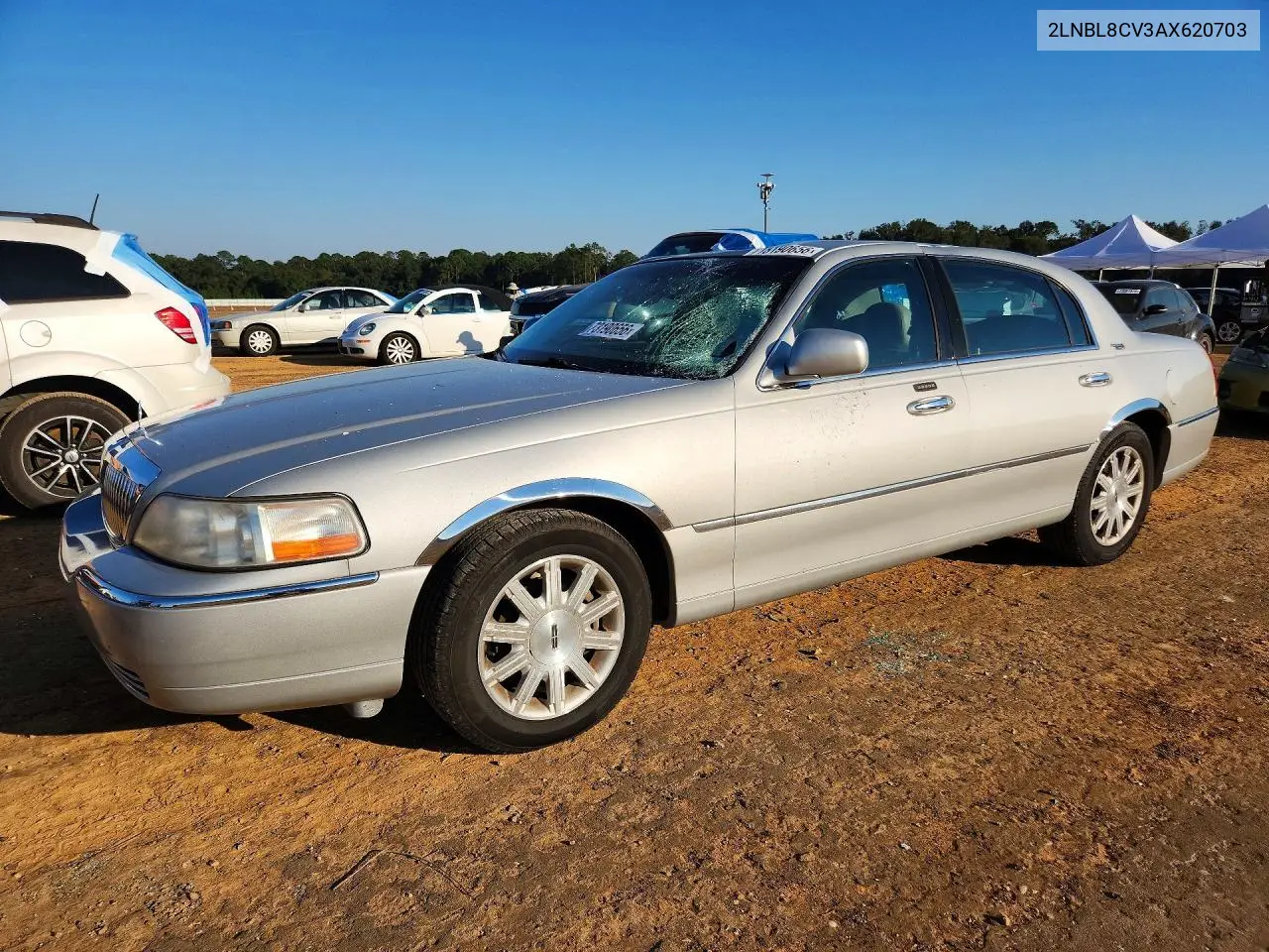 2LNBL8CV3AX620703 Lincoln Town Car 2010 — повреждение Подтопление, фото до ремонта