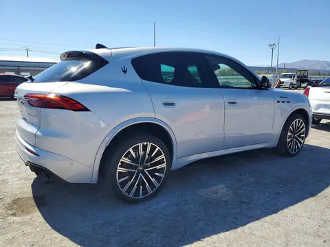 2023 Maserati Grecale VIN ZN682AVM4P7407902 фото 3
