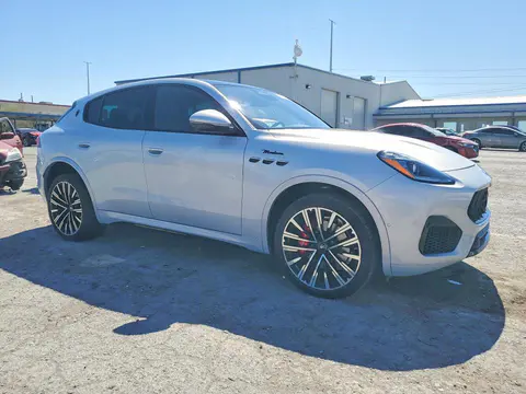 2023 Maserati Grecale VIN ZN682AVM4P7407902 фото 4