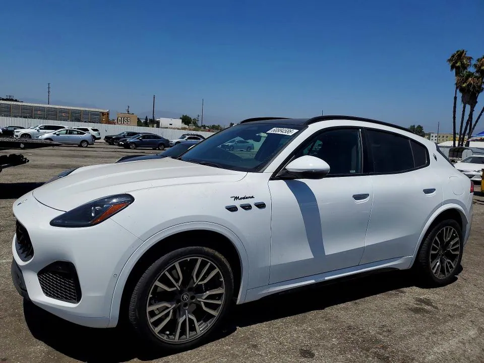 2023 Maserati Grecale VIN ZN682AVM7P7429635 фото 1