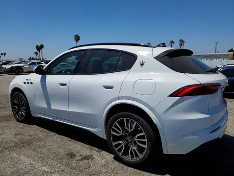 2023 Maserati Grecale VIN ZN682AVM7P7429635 фото 2
