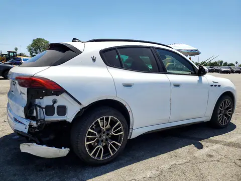 2023 Maserati Grecale VIN ZN682AVM7P7429635 фото 3