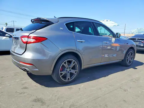 2017 Maserati Levante VIN ZN661YUS1HX253606 фото 3
