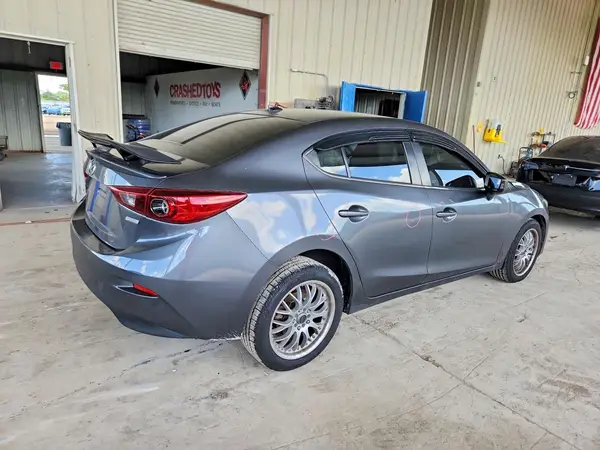 JM1BM1W38G1289394 — 2016 Mazda 3, фото 3 с аукциона Copart, Передняя часть