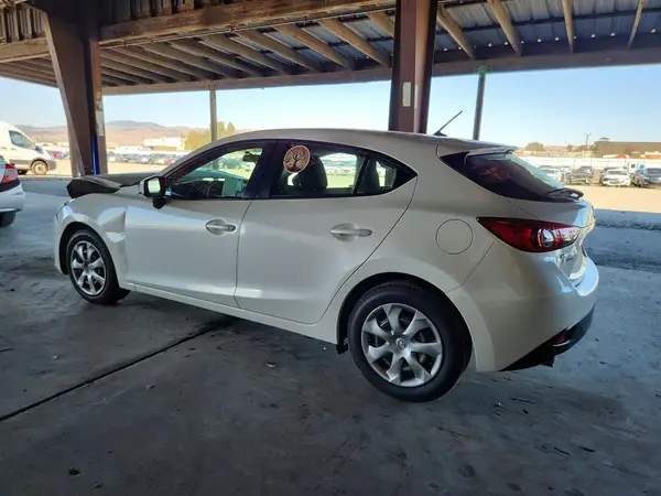 JM1BM1J71G1337781 — 2016 Mazda 3, фото 2 с аукциона Copart 15.10.2026, Передняя часть