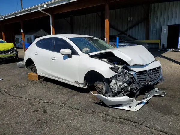 3MZBN1L7XHM126073 — 2017 Mazda 3, фото 4 с аукциона Copart 06.10.2026, Передняя часть
