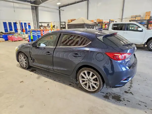3MZBN1M37HM140184 — 2017 Mazda 3, фото 2 с аукциона Copart, Передняя часть