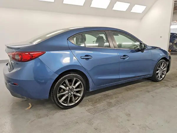 3MZBN1V33JM257880 — 2018 Mazda 3, фото 3 с аукциона Copart 06.10.2026, Передняя часть