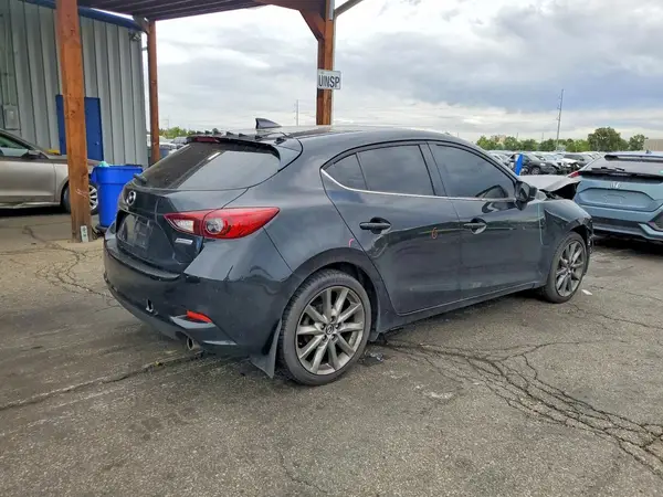 3MZBN1L3XJM191668 — 2018 Mazda 3, фото 3 с аукциона Copart, Передняя часть