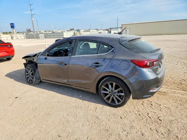 3MZBN1L33JM274391 — 2018 Mazda 3, фото 2 с аукциона Copart, Передняя часть