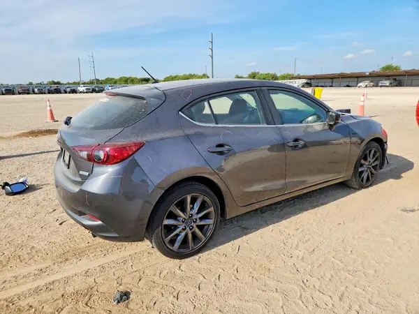 3MZBN1L33JM274391 — 2018 Mazda 3, фото 3 с аукциона Copart, Передняя часть
