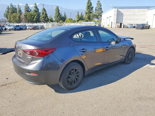 3MZBN1U74JM192056 — 2018 Mazda 3, фото 3 с аукциона Copart 29.09.2026, Передняя часть