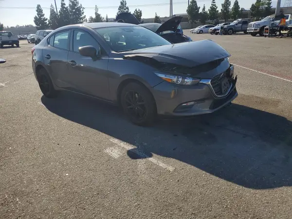 3MZBN1U74JM192056 — 2018 Mazda 3, фото 4 с аукциона Copart 29.09.2026, Передняя часть