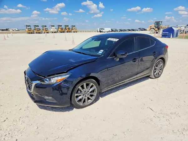 3MZBN1V33JM172702 — 2018 Mazda 3, Передняя часть (Front End), фото до ремонта
