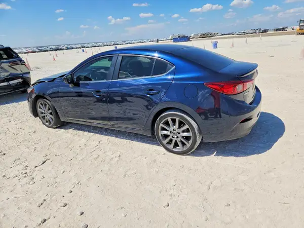 3MZBN1V33JM172702 — 2018 Mazda 3, фото 2 с аукциона Copart, Передняя часть