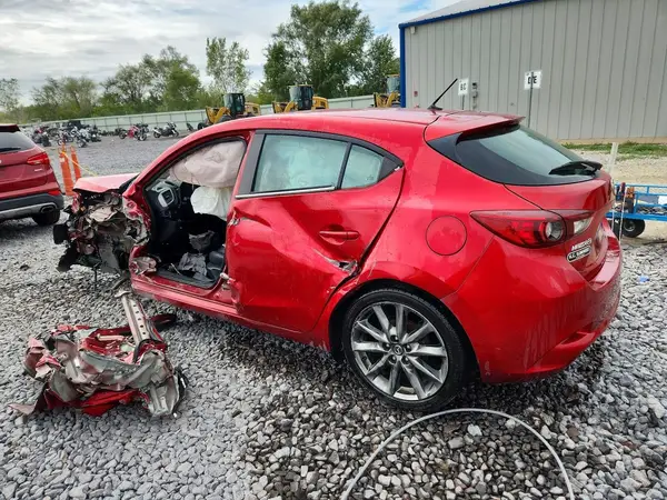 3MZBN1L37JM251079 — 2018 Mazda 3, фото 2 с аукциона Copart, Передняя часть