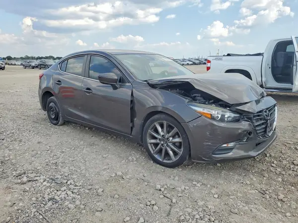 3MZBN1V35JM189324 — 2018 Mazda 3, фото 4 с аукциона Copart 02.10.2026, Передняя часть