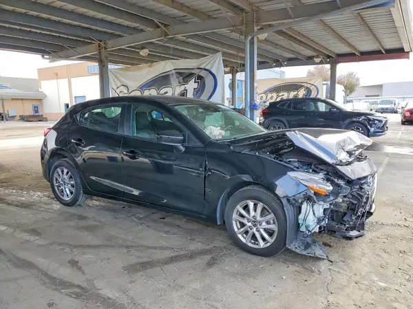 3MZBN1K70JM226450 — 2018 Mazda 3, фото 4 с аукциона Copart, Передняя часть