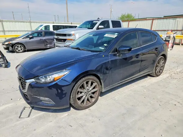 3MZBN1L37JM272000 — 2018 Mazda 3, Задняя часть (Rear End), фото до ремонта