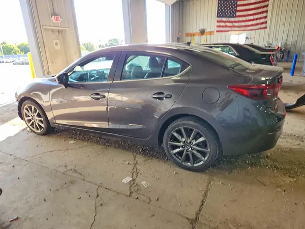 3MZBN1W37JM276592 — 2018 Mazda 3, фото 2 с аукциона Copart 28.09.2026, Передняя часть