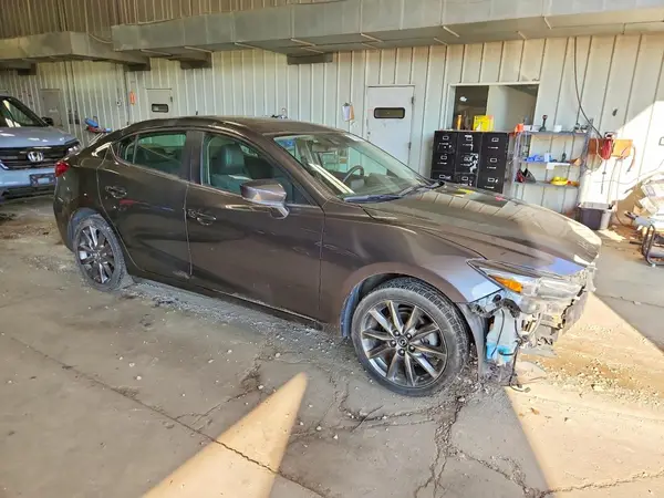 3MZBN1W37JM276592 — 2018 Mazda 3, фото 4 с аукциона Copart 28.09.2026, Передняя часть