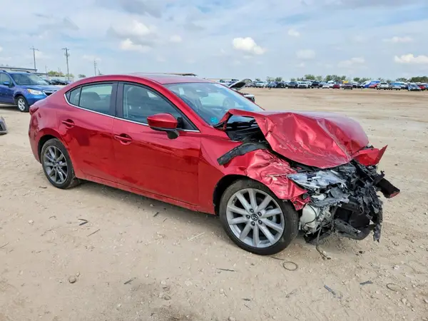 3MZBN1V31JM230273 — 2018 Mazda 3, фото 4 с аукциона Copart, Передняя часть