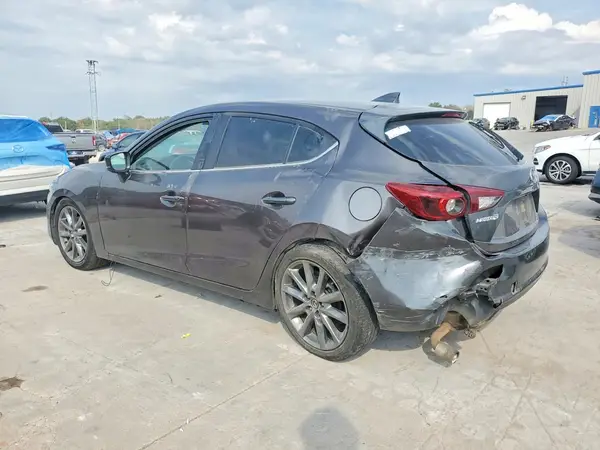 3MZBN1M33JM194927 — 2018 Mazda 3, фото 2 с аукциона Copart, Задняя часть