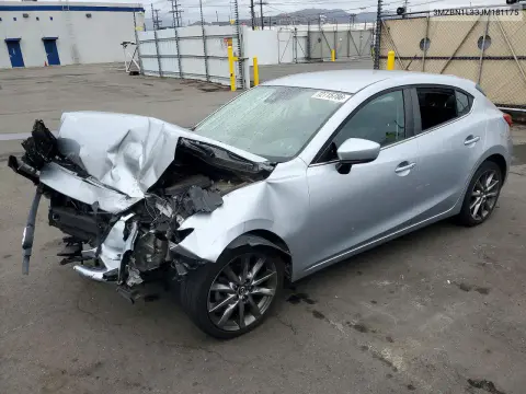 3MZBN1L33JM181175 — 2018 Mazda 3, Передняя часть, фото до ремонта