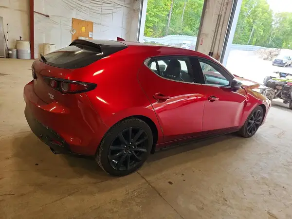JM1BPBJY8M1335351 — 2021 Mazda 3, фото 3 с аукциона Copart, Передняя часть