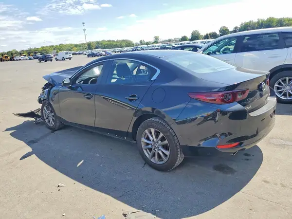 JM1BPAA70M1333594 — 2021 Mazda 3, фото 2 с аукциона Copart, Передняя часть