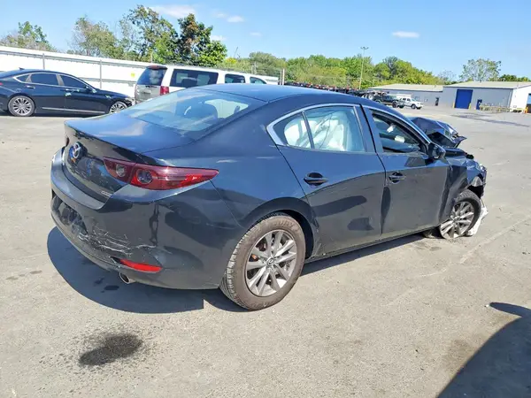 JM1BPAA70M1333594 — 2021 Mazda 3, фото 3 с аукциона Copart, Передняя часть