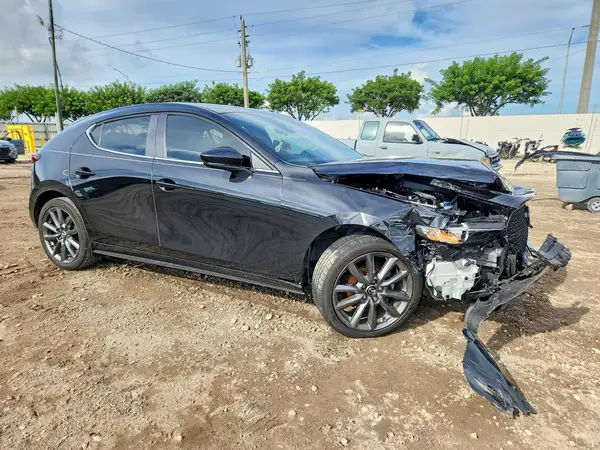JM1BPALM1P1612088 — 2023 Mazda 3, фото 4 с аукциона Copart, Передняя часть