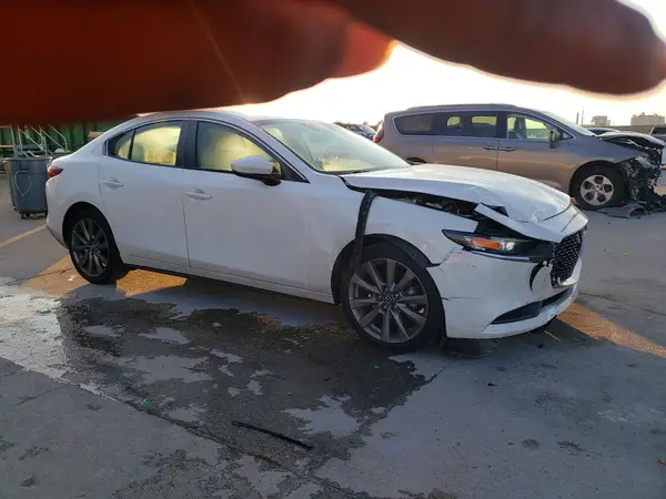 3MZBPABM3PM359258 — 2023 Mazda 3, фото 4 с аукциона Copart, Передняя часть