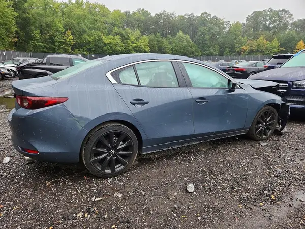 3MZBPBCM5PM382979 — 2023 Mazda 3, фото 3 с аукциона Copart, Передняя часть
