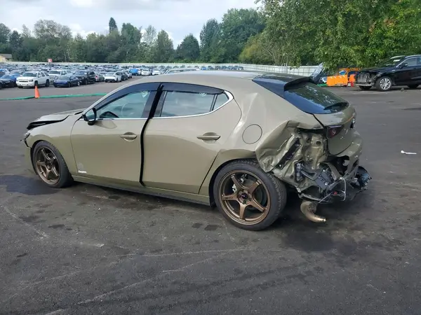 JM1BPBYY7S1755993 — 2025 Mazda 3, фото 2 с аукциона Copart, Передняя часть