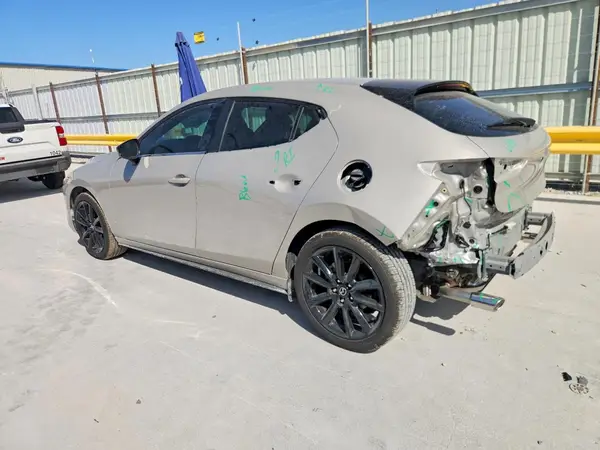 JM1BPAKL1T1884515 — 2026 Mazda 3, фото 2 с аукциона Copart, Задняя часть