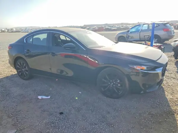 JM1BPABL1T1895207 — 2026 Mazda 3, фото 4 с аукциона Copart, Передняя часть