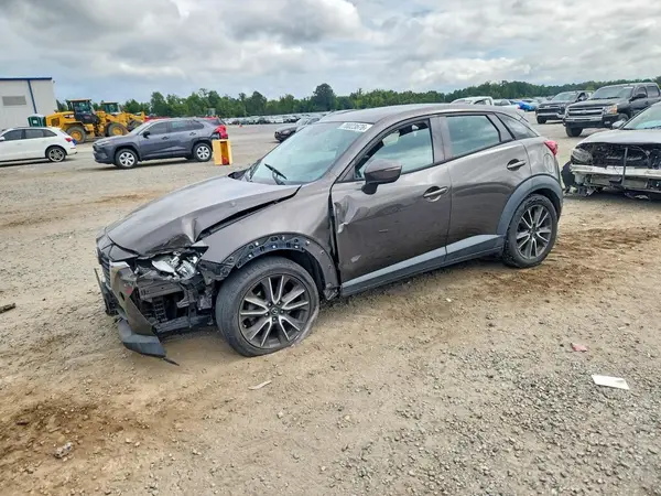 JM1DKFC72H0147908 — 2017 Mazda CX-3, Передняя часть (Front End), фото до ремонта