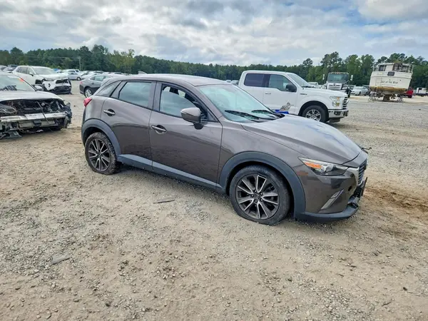 JM1DKFC72H0147908 — 2017 Mazda CX-3, фото 4 с аукциона Copart, Передняя часть