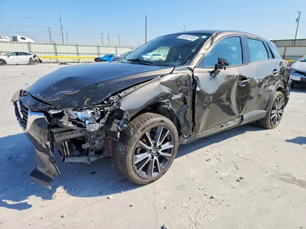 JM1DKFC77J0319047 — 2018 Mazda CX-3, Передняя часть (Front End), фото до ремонта