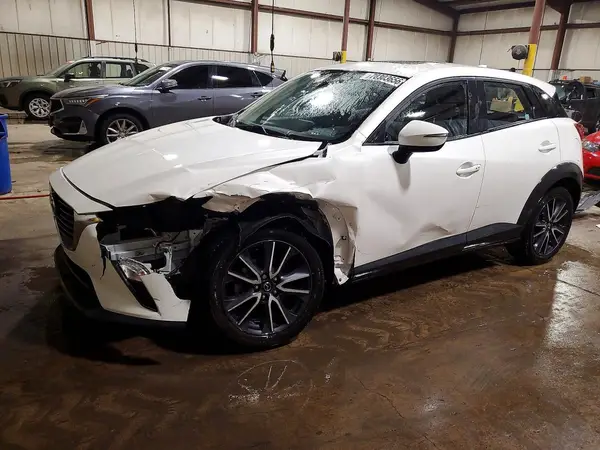 JM1DKFC78J0319915 — 2018 Mazda CX-3, Передняя часть (Front End), фото до ремонта