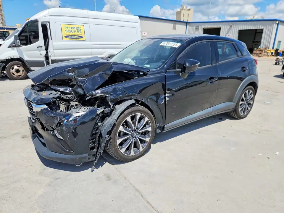 JM1DKFC73K1400025 Mazda CX-3 2019 — повреждение Передняя часть, фото до ремонта