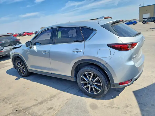 JM3KFADM1J0327140 — 2018 Mazda CX-5, фото 2 с аукциона Copart 28.09.2026, Передняя часть