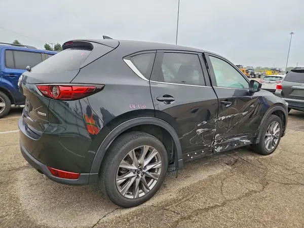 JM3KFBDMXM0421978 — 2021 Mazda CX-5, фото 3 с аукциона Copart, Боковая часть